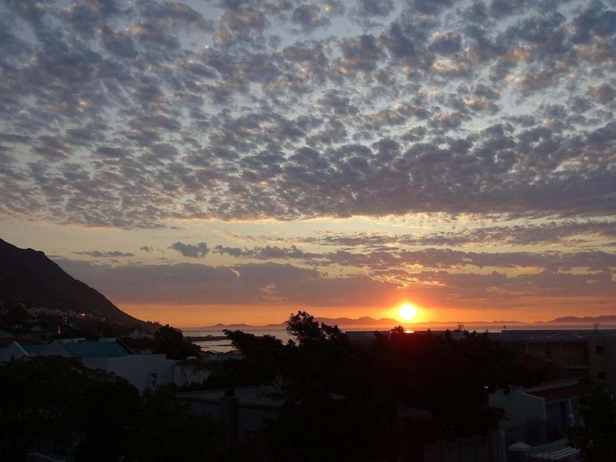 Big Skies Guesthouse Gordons Bay Exterior photo